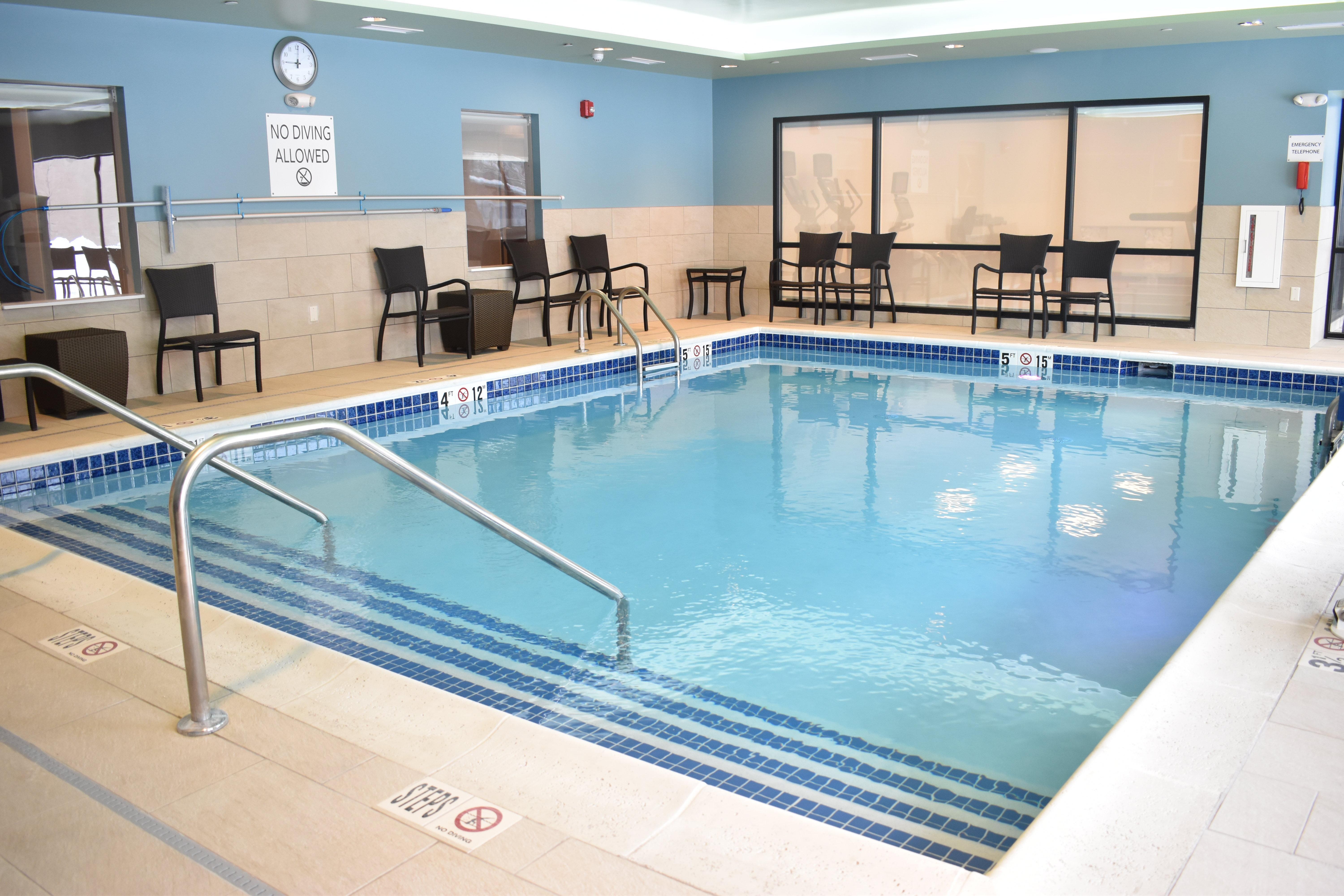 Holiday Inn Express & Suites - Boston South - Randolph By Ihg Екстер'єр фото