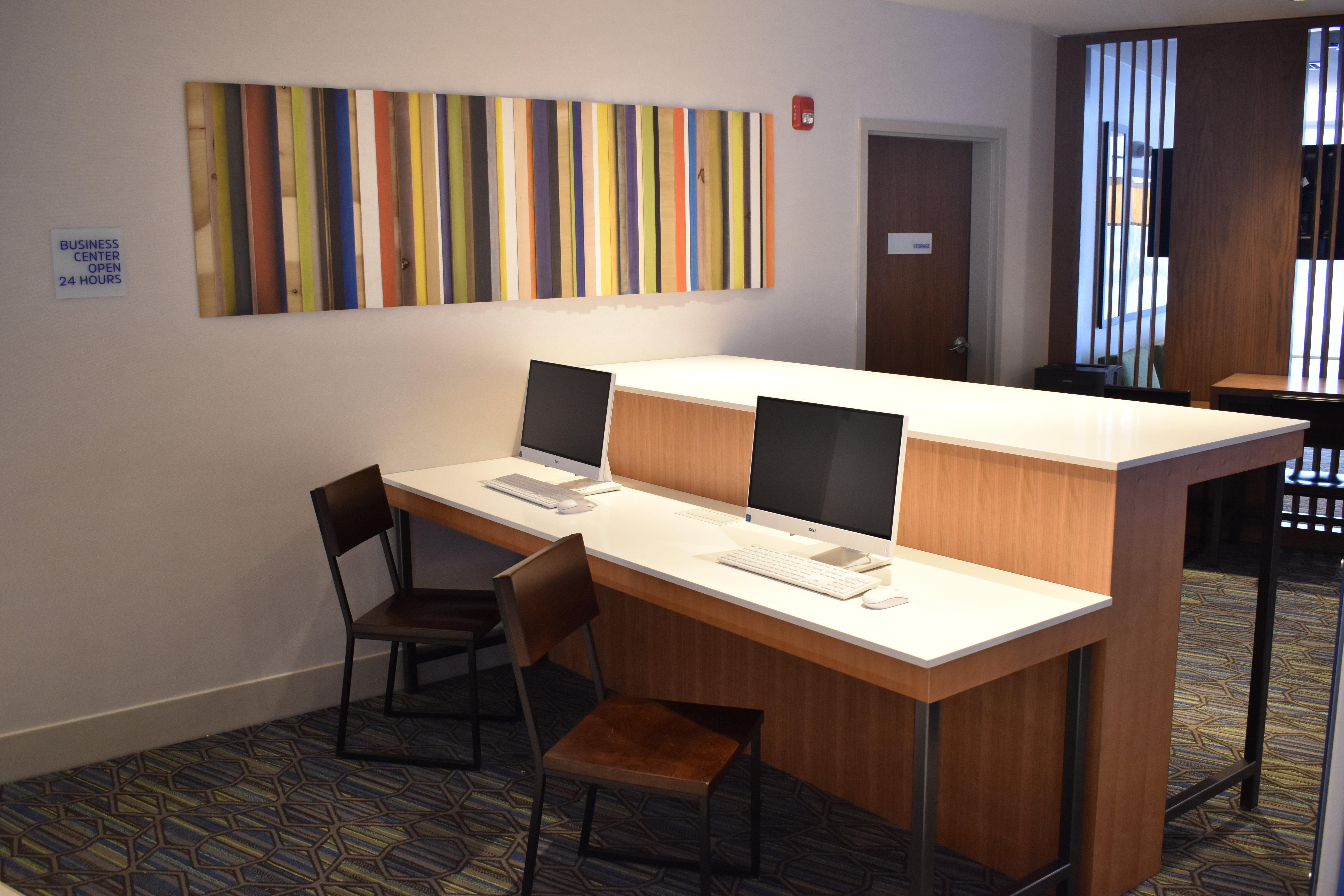Holiday Inn Express & Suites - Boston South - Randolph By Ihg Екстер'єр фото